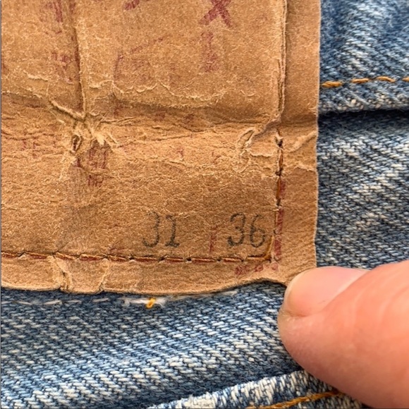 Levi’s Festival Cutoff Embellished Denim Shorts 27 4 26 Flower Power Woodstock - Picture 7 of 12